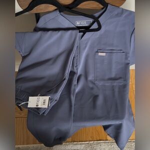 Men’s Figs Scrub Set - Size M